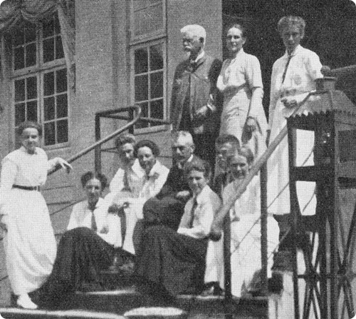 The Hofman-Bang family at Hofmansgave The Hofman-Bang family at Hofmansgave